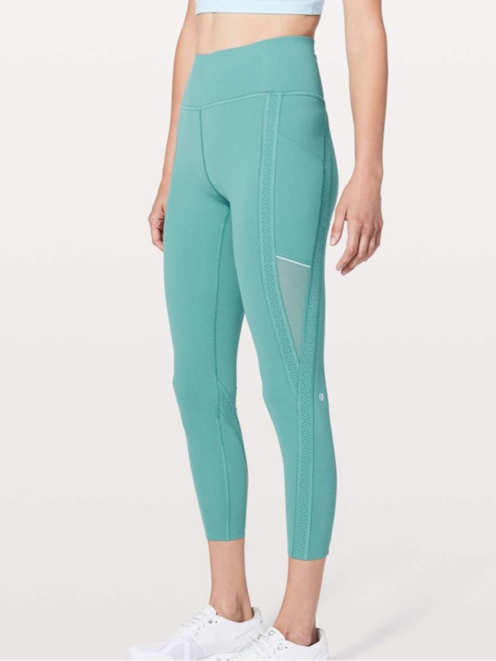 Lululemon Chase The Pace 7/8 Tight 25" in
Turquoise Sea